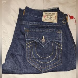 TRUE RELIGION SHORTS 38